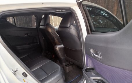 Toyota C-HR I рестайлинг, 2020 год, 3 850 000 рублей, 4 фотография