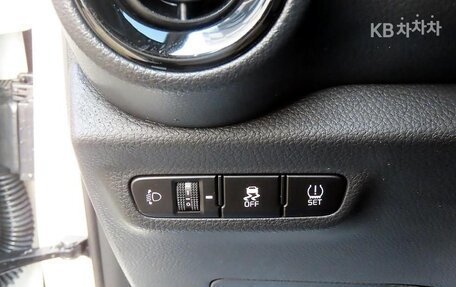 Hyundai Avante, 2023 год, 1 580 000 рублей, 16 фотография