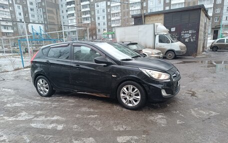 Hyundai Solaris II рестайлинг, 2011 год, 360 000 рублей, 4 фотография