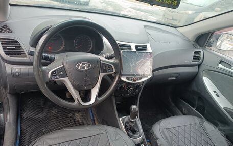 Hyundai Solaris II рестайлинг, 2011 год, 360 000 рублей, 10 фотография