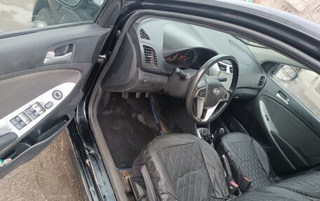 Hyundai Solaris II рестайлинг, 2011 год, 360 000 рублей, 8 фотография