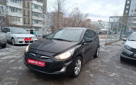 Hyundai Solaris II рестайлинг, 2011 год, 360 000 рублей, 2 фотография