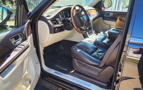 Cadillac Escalade III, 2011 год, 1 800 000 рублей, 12 фотография