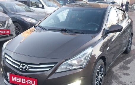 Hyundai Solaris II рестайлинг, 2015 год, 860 000 рублей, 3 фотография