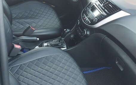 Hyundai Solaris II рестайлинг, 2015 год, 860 000 рублей, 12 фотография