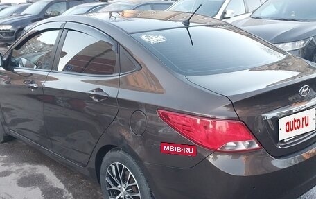 Hyundai Solaris II рестайлинг, 2015 год, 860 000 рублей, 5 фотография