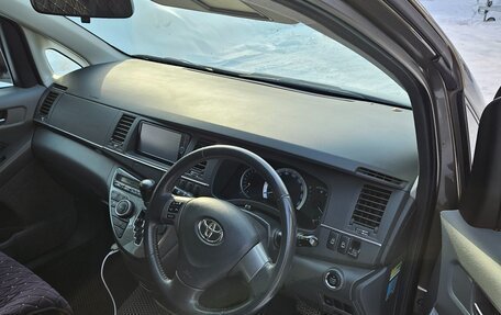 Toyota ISis I, 2010 год, 1 150 000 рублей, 12 фотография