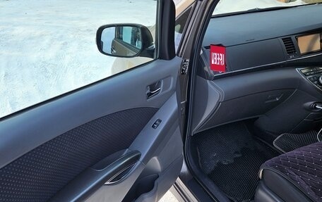 Toyota ISis I, 2010 год, 1 150 000 рублей, 28 фотография