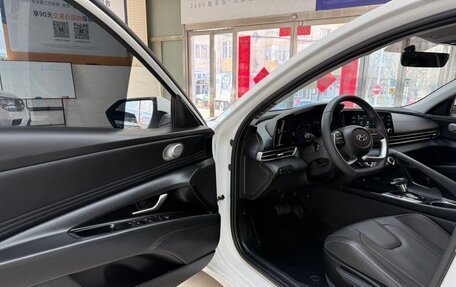 Hyundai Elantra, 2023 год, 2 710 000 рублей, 4 фотография