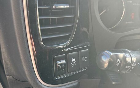 Mitsubishi Outlander III рестайлинг 3, 2015 год, 1 820 000 рублей, 24 фотография