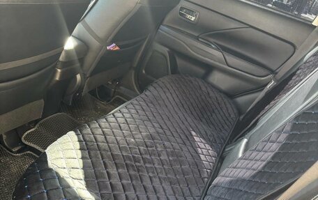 Mitsubishi Outlander III рестайлинг 3, 2015 год, 1 820 000 рублей, 18 фотография