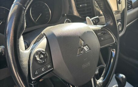 Mitsubishi Outlander III рестайлинг 3, 2015 год, 1 820 000 рублей, 27 фотография