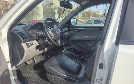 Mitsubishi Pajero Sport II рестайлинг, 2015 год, 1 850 000 рублей, 7 фотография