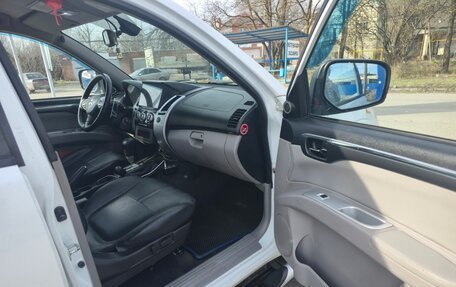 Mitsubishi Pajero Sport II рестайлинг, 2015 год, 1 850 000 рублей, 11 фотография