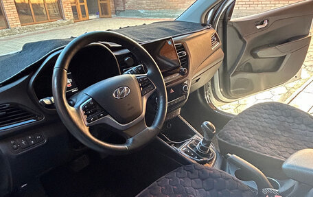 Hyundai Solaris II рестайлинг, 2020 год, 1 500 000 рублей, 15 фотография