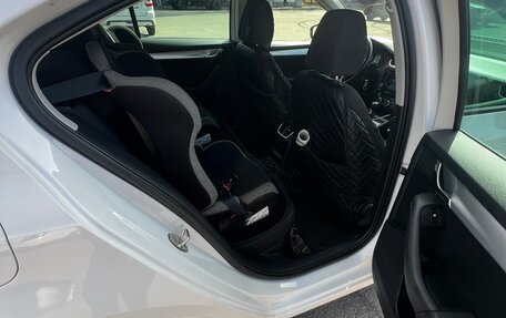 Skoda Octavia, 2017 год, 1 890 000 рублей, 6 фотография