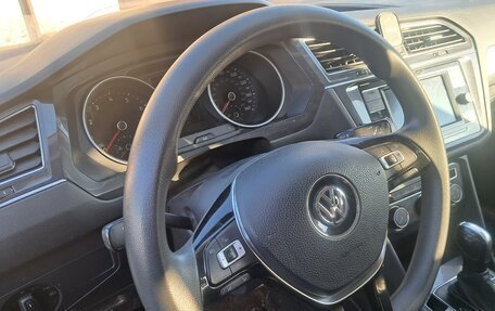 Volkswagen Tiguan II, 2019 год, 2 499 000 рублей, 4 фотография