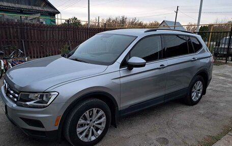 Volkswagen Tiguan II, 2019 год, 2 499 000 рублей, 2 фотография