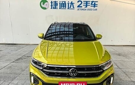 Volkswagen T-Roc I, 2023 год, 1 950 000 рублей, 5 фотография