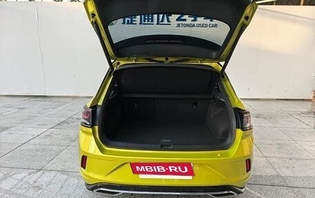 Volkswagen T-Roc I, 2023 год, 1 950 000 рублей, 9 фотография