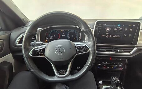 Volkswagen T-Roc I, 2023 год, 1 950 000 рублей, 14 фотография