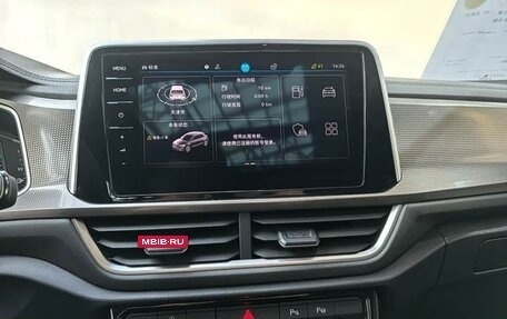 Volkswagen T-Roc I, 2023 год, 1 950 000 рублей, 16 фотография