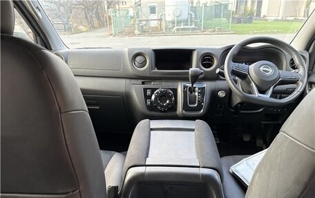 Nissan NV350 Caravan I, 2021 год, 3 480 000 рублей, 4 фотография