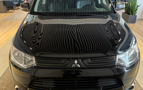 Mitsubishi Outlander III рестайлинг 3, 2013 год, 1 299 000 рублей, 4 фотография
