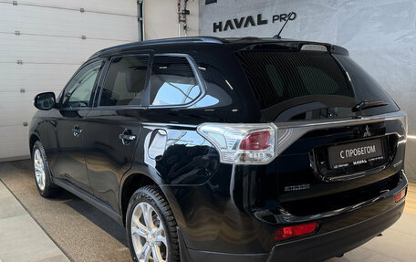 Mitsubishi Outlander III рестайлинг 3, 2013 год, 1 299 000 рублей, 8 фотография