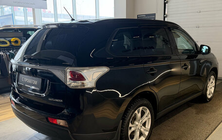 Mitsubishi Outlander III рестайлинг 3, 2013 год, 1 299 000 рублей, 6 фотография