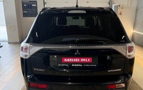 Mitsubishi Outlander III рестайлинг 3, 2013 год, 1 299 000 рублей, 7 фотография