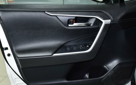 Toyota RAV4, 2020 год, 3 699 000 рублей, 23 фотография