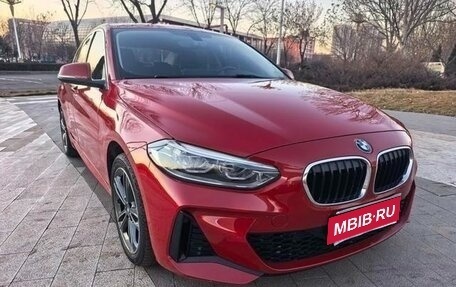 BMW 1 серия, 2021 год, 1 800 000 рублей, 3 фотография