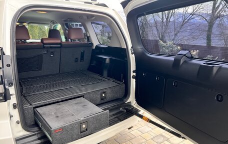 Toyota Land Cruiser Prado 150 рестайлинг 2, 2021 год, 7 500 000 рублей, 5 фотография