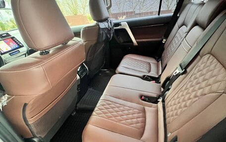 Toyota Land Cruiser Prado 150 рестайлинг 2, 2021 год, 7 500 000 рублей, 6 фотография