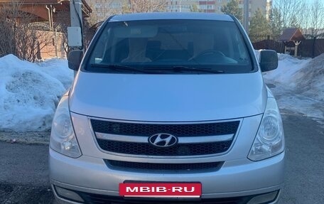Hyundai Grand Starex Grand Starex I рестайлинг 2, 2008 год, 1 150 000 рублей, 2 фотография
