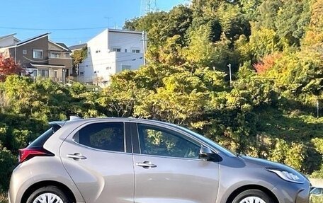 Toyota Yaris, 2022 год, 989 000 рублей, 7 фотография