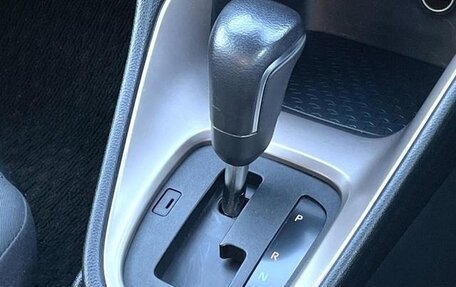 Toyota Yaris, 2022 год, 989 000 рублей, 11 фотография