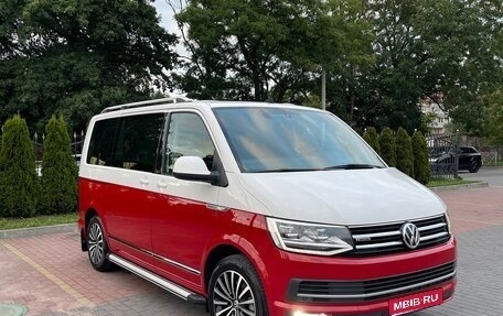 Volkswagen Multivan T6 рестайлинг, 2017 год, 4 400 000 рублей, 1 фотография