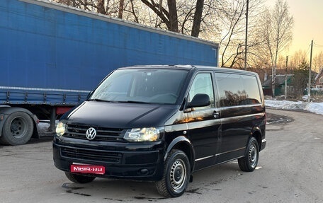 Volkswagen Caravelle T5, 2014 год, 2 500 000 рублей, 1 фотография