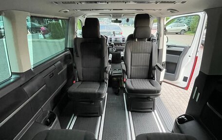 Volkswagen Multivan T6 рестайлинг, 2017 год, 4 400 000 рублей, 12 фотография