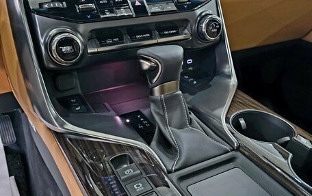 Lexus LX, 2026 год, 20 000 000 рублей, 15 фотография