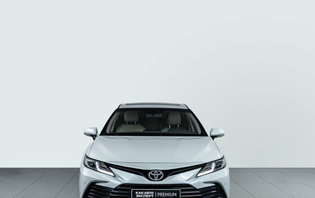 Toyota Camry, 2022 год, 3 188 000 рублей, 2 фотография