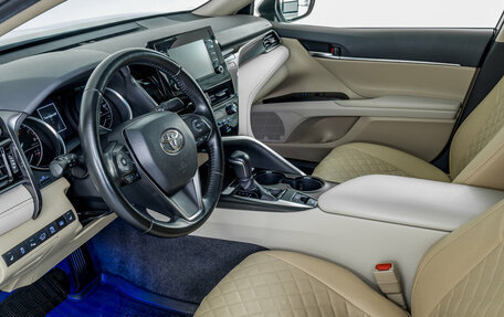 Toyota Camry, 2022 год, 3 188 000 рублей, 8 фотография