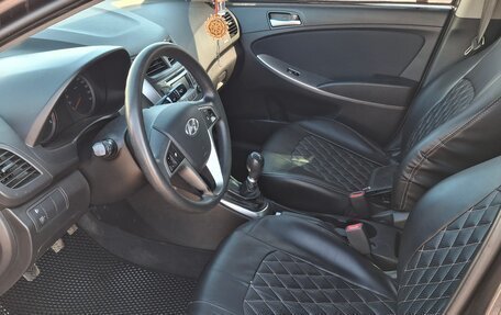 Hyundai Solaris II рестайлинг, 2016 год, 835 000 рублей, 4 фотография