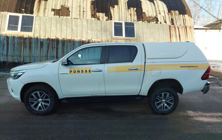 Toyota Hilux VIII, 2015 год, 2 400 000 рублей, 2 фотография