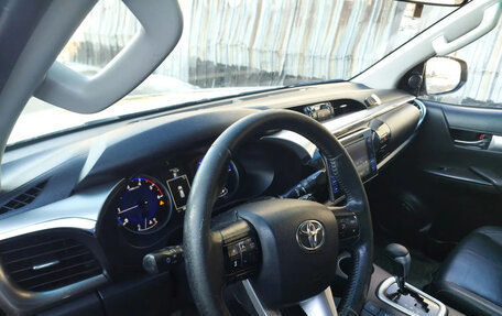 Toyota Hilux VIII, 2015 год, 2 400 000 рублей, 9 фотография