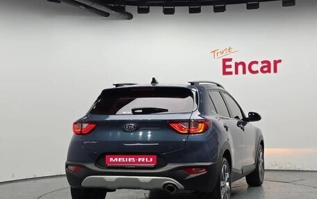 KIA Stonic, 2020 год, 1 180 000 рублей, 3 фотография