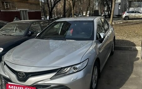 Toyota Camry, 2018 год, 2 800 000 рублей, 3 фотография