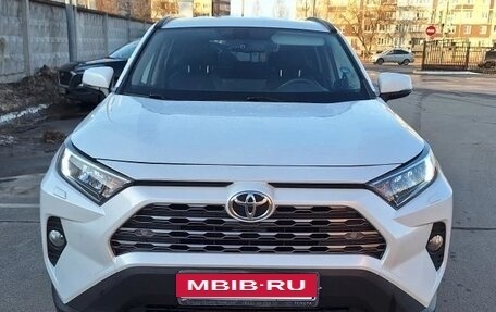 Toyota RAV4, 2019 год, 3 550 000 рублей, 8 фотография